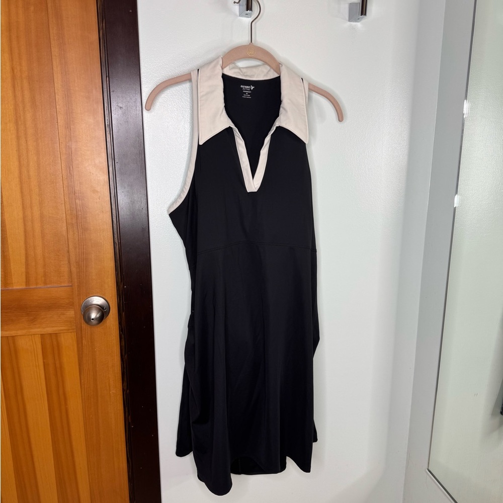 Old Navy Black and Cream Sleeveless Dress